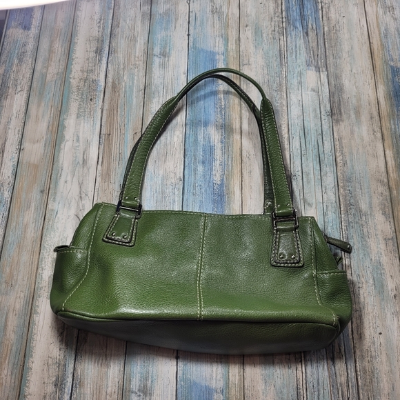 ✨️HP✨️Fossil Green Purse. - Picture 2 of 14